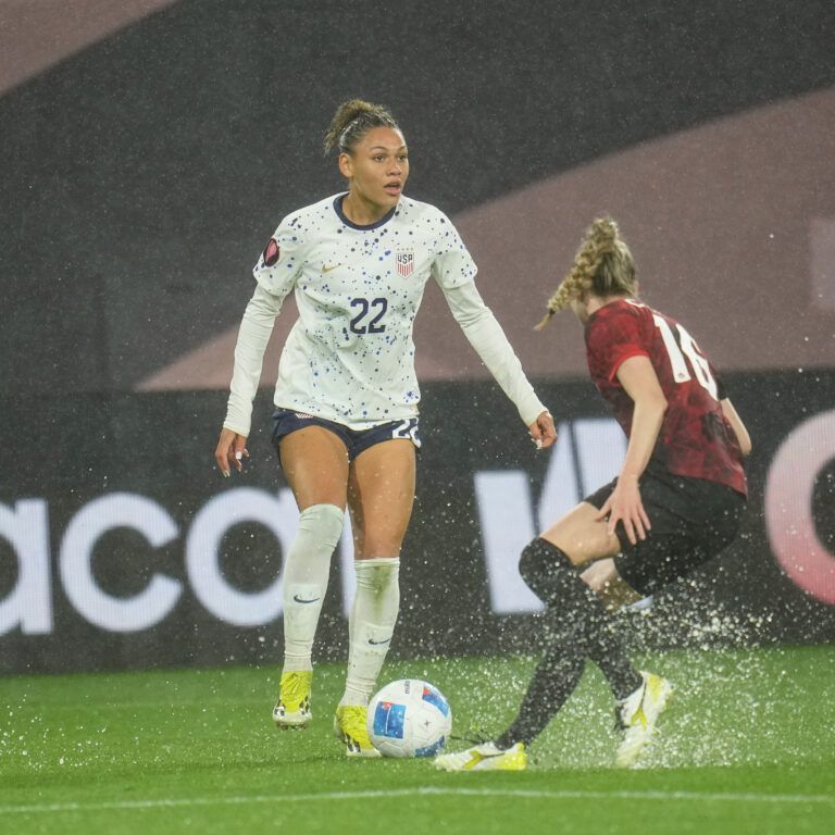 Un terreno anegado arruina el duelo de Estados Unidos y Canadá