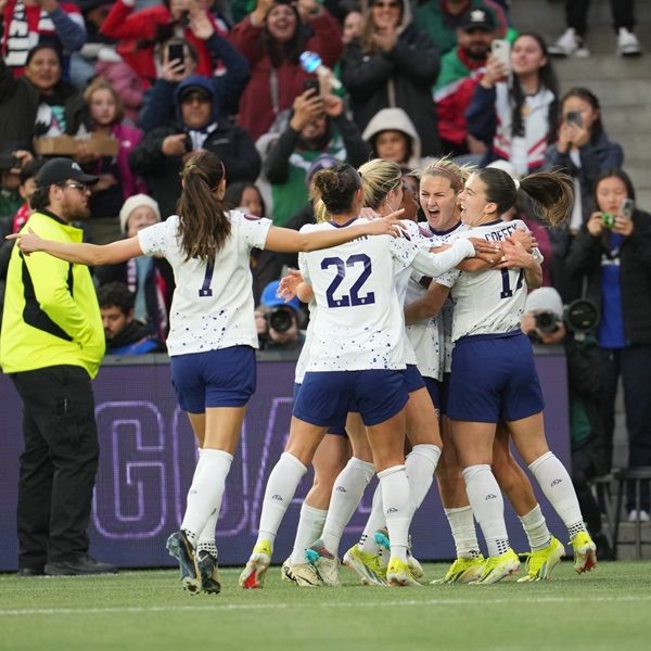 Estados Unidos pasa a semifinales al vencer a Colombia 3-0