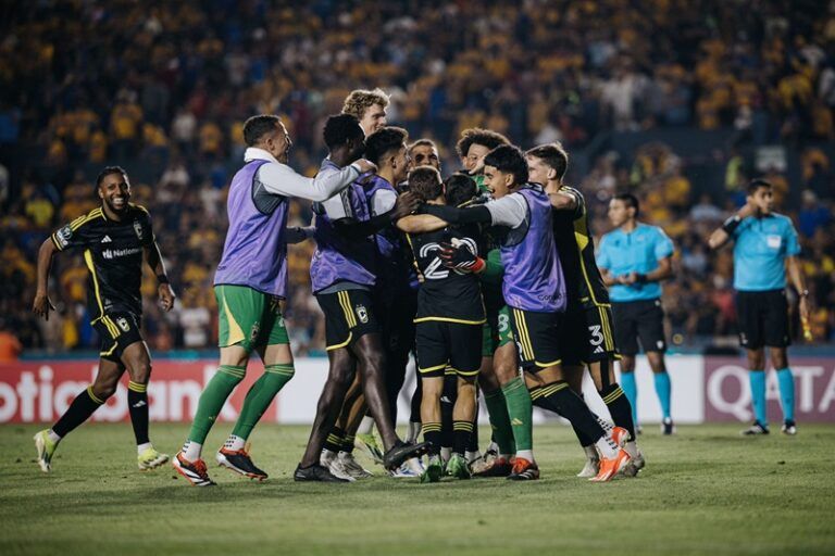 Columbus Crew rema contra la corriente en semifinales